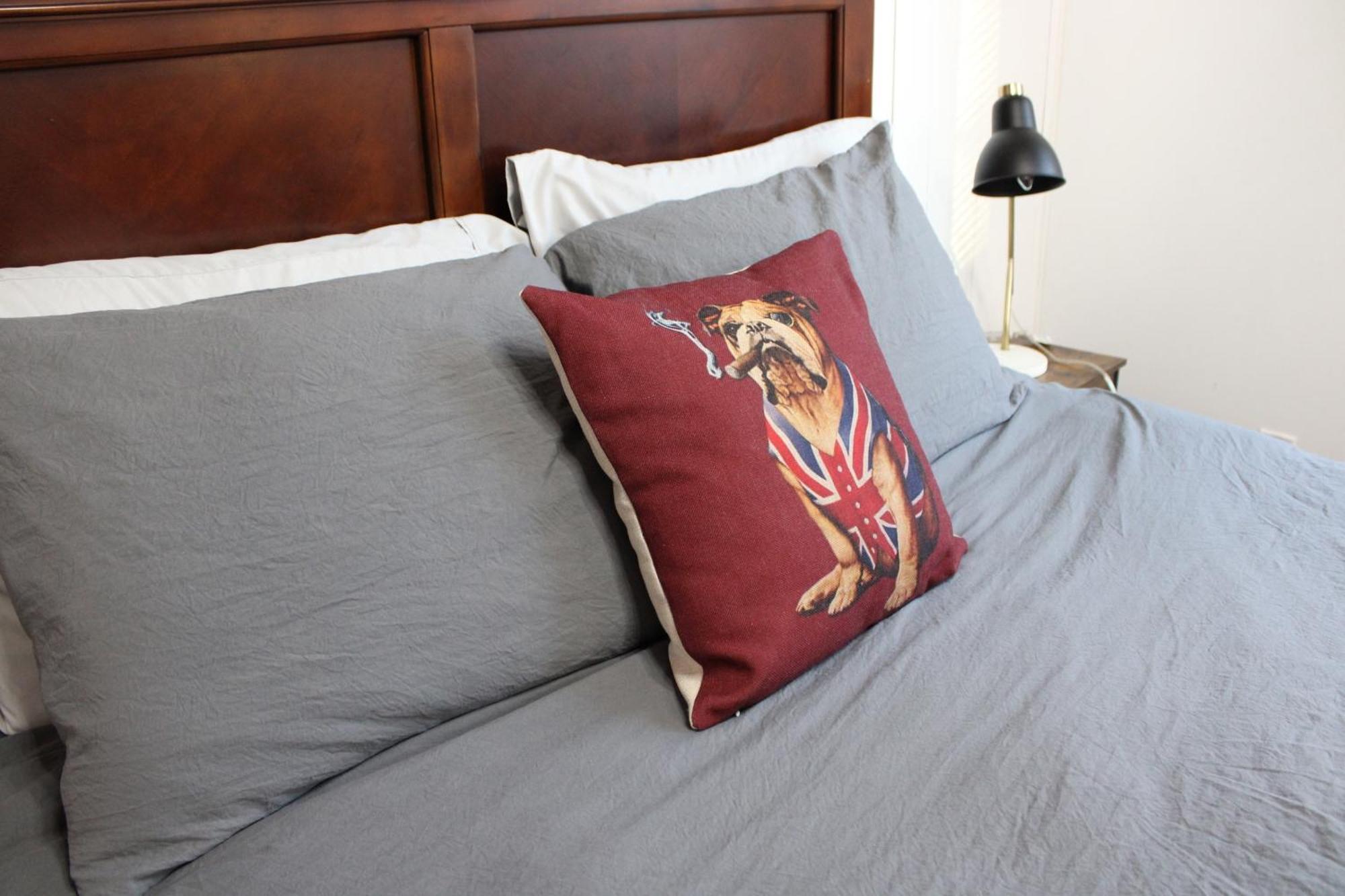 Private Bright Modern Studio! Queen Bed ! Виктория Экстерьер фото